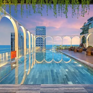 4* Hotel Golden Lotus Luxury - Complimentary Daily Afternoon Tea